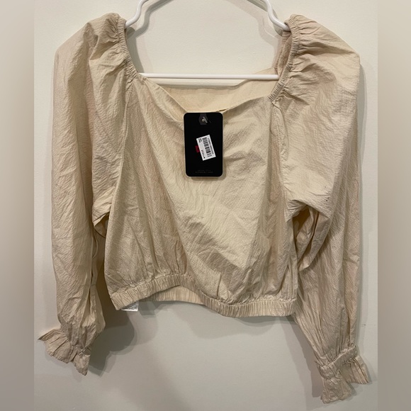 NWT Levi's Women's Beige Yvie Puff 3/4 Sleeve Cropped Blouse size XS - Picture 2 of 3